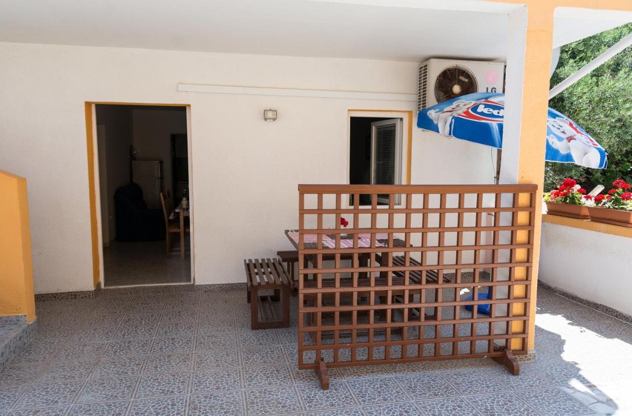 Pag Marina Rooms & Apartment Luaran gambar