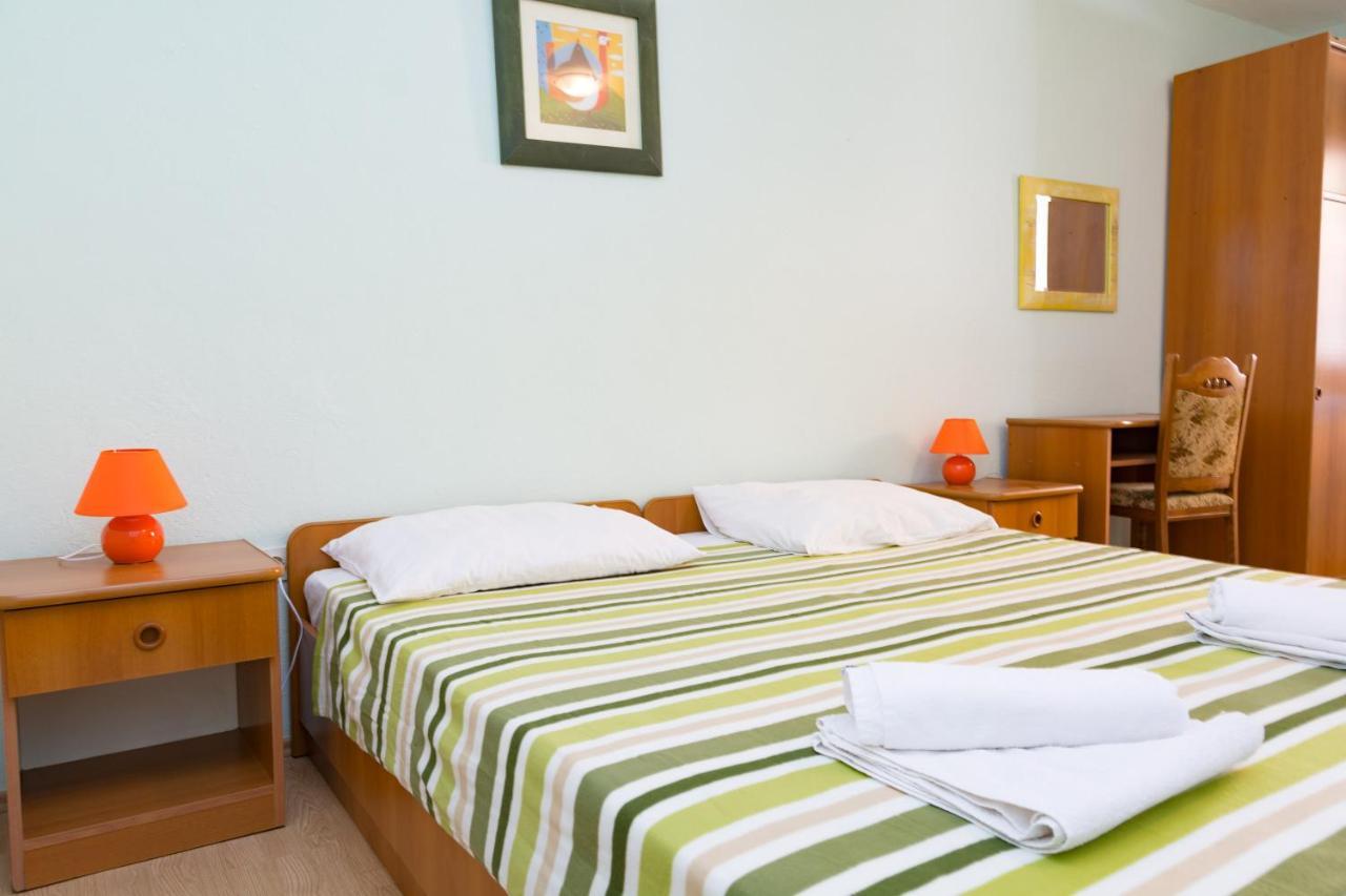 Pag Marina Rooms & Apartment Luaran gambar